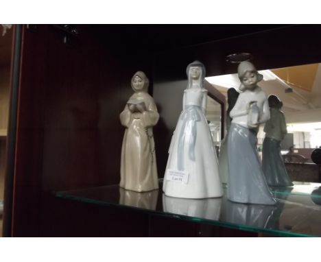 3 Spanish ceramic figurines