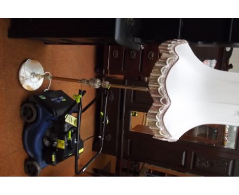 Onyx standard lamp