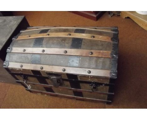 Vintage two tier trunk