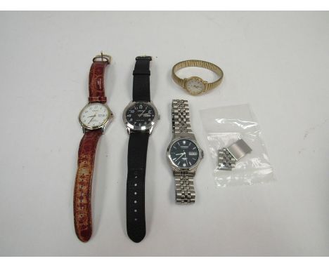 Three gent's wristwatches including "Citizen", "Pulsar" and "Lorus" and a Timex lady's yellow metal expandable wristwatch (4)