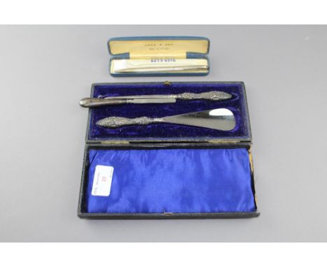 Silver mounted 'Yard O Lead' pencil, cased shoe horn, button hook, etc.