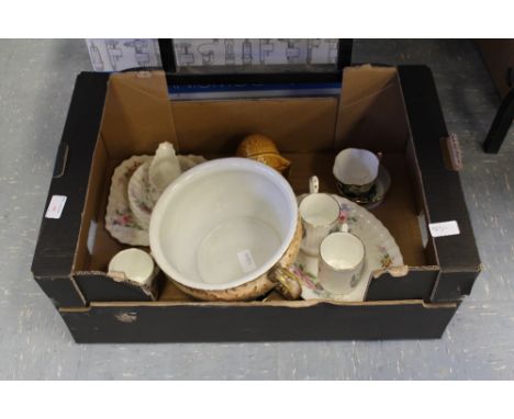 A Royal Doulton 'Arcadia' part tea service and a quantity of ceramics