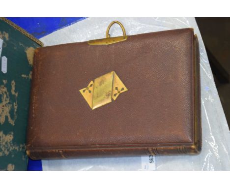 Victorian photograph album containing mainly portrait photos