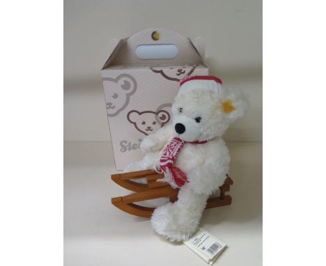 A boxed Steiff teddy bear 111488 Weihnachtsteddybar 