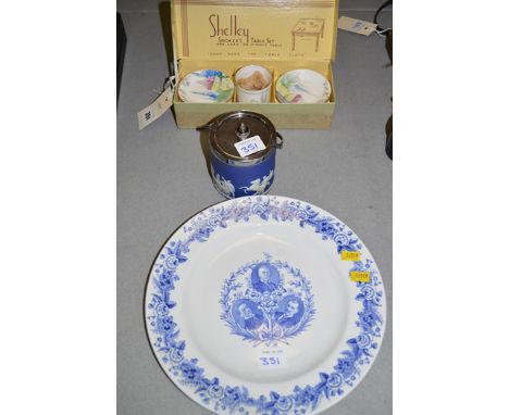 A Shelley smoker's table set for card or dinner table, comprising: match holder and flora ashtrays, pattern no. 5710; a blue 