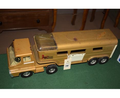 A Structo Vista Dome model horse van.