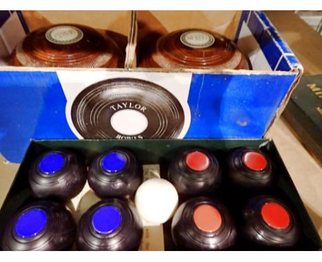 Boxed set of Townsend Croquet ltd mini carpet bowls and a set of Crown Green bowls. Not available for in-house P&amp;P 