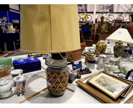 Retro glazed ceramic table lamp, H: 68 cm. All electrical items in this lot have been PAT tested for safety and have passed. 