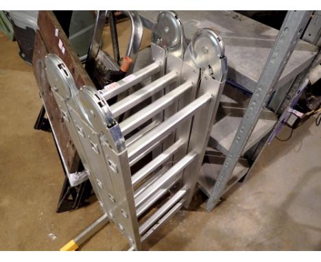 Casa Si eight rung adjustable ladder. Not available for in-house P&amp;P 