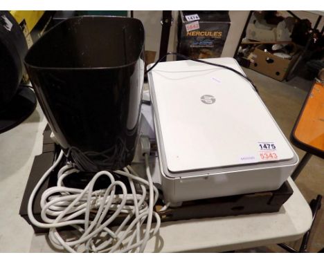 Mixed electrical items including a Fellowes paper shredder. All electrical items in this lot have been PAT tested for safety 