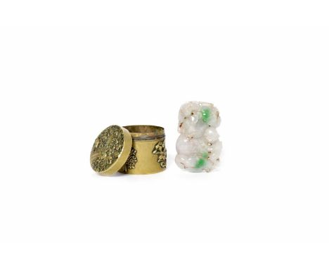 20TH CENTURY CHINESE JADE AMULET AND A 20TH CENTURY CHINESE BRASS LIDDED BOXthe amulet modelled with a monkey and bat on a do