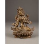 EINE SITZENDE FIGUR VON TARA AUS BRONZE