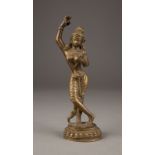 EINE STEHENDE FIGUR VON MAYADEVI AUS BRONZE