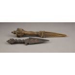 ZWEI PHURBA AUS BRONZE