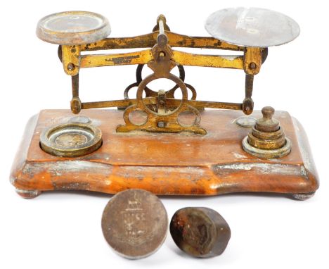 W. J. Smith - A set of Edwardian W. J. Smith letter postal scales. Accompanied by eights on a shaped stand. Stamped for maker