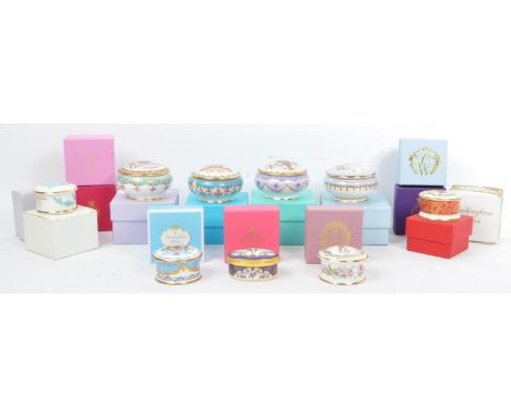 A good selection of fifteen ' The Royal Collection ' lidded porcelain trinket boxes / pillboxes. Retailed by The Royal Collec