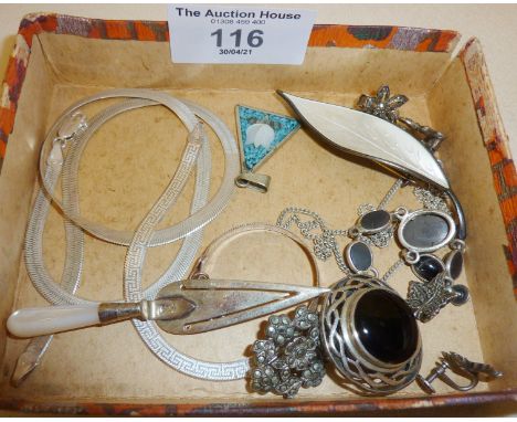 Assorted jewellery, a David Andersen of Norway, Sterling silver enamelled leaf brooch, .925 trowel bookmark, other silver ear