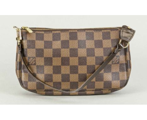 Louis Vuitton, kleine Vintage Baguette Bag, braun kariertes gummiertes Baumwollgewebe, goldfarbene Hardware, schmaler Schulte
