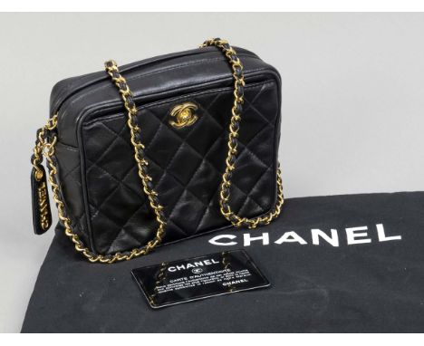 Chanel, Black Mini Quilted Lambskin Vintage Crossbody Bag, schwarzes gestepptes Lammleder im markentypischen Rautendesign, go