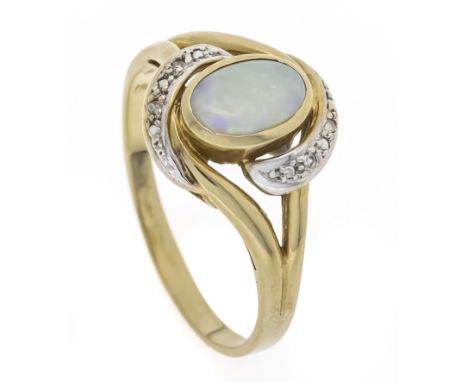 Opal-Diamant-Ring GG/WG 585/000 mit einem ovalen Milchopal-Cabochon 8,5 x 5,7 mm und 4 Achtkant-Diamanten, zus. 0,02 ct get.W