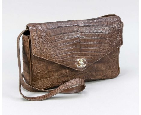 Chanel, Rare Vintage Crocodile Envelope Flap Bag, rehbraunes Krokodilleder, goldfarbene Hardware, abnehmbarer und verstellbar