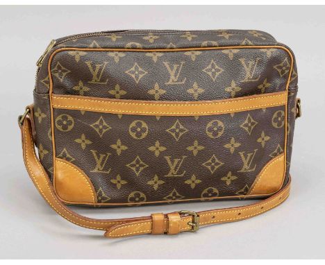 Louis Vuitton, Vintage Crossbody Bag, gummiertes Baumwollgewebe im klassischen Logoprint-Design mit Details aus cognacfarbene