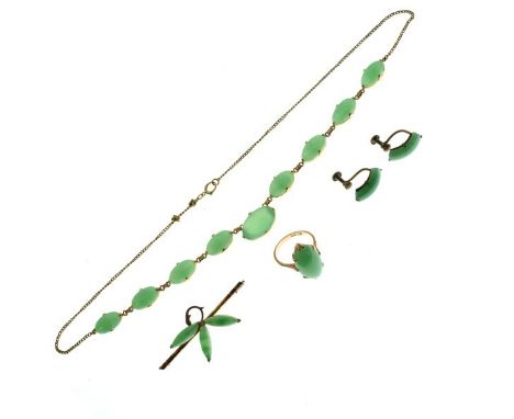 Yellow metal bar brooch set jade panels, a similar necklet and an unmarked yellow metal ring and earrings also set jade, 24g 