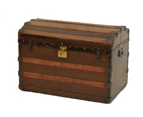 Late Victorian dome top canvas trunk with wooden ribs   Condition: 