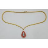 1 Collier GG/WG 18ct. mit Rechnung 1994 Juwelier LUNK Nürnberg: mit Koralle, 20 Brillanten zus. 0,9c