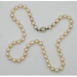 1 Perlenkette D ca. 5,2 mm, Verschluss WG 18ct., Tsp.