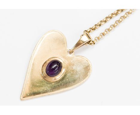 A nine carat gold amethyst set heart pendant and chain, approx 16.7gms