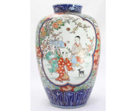 A 20th Century Chinese 'Imari' ceramic vase of ovoid form, decorated with painted panels depicting scenes of Oriental men and