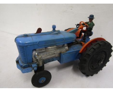 Tricky Tommy battery operated tractor 1950's (no battery)