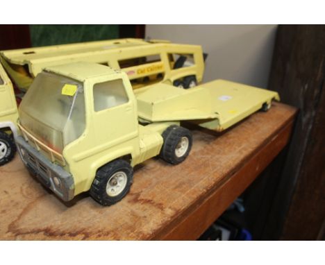 A vintage Tonka lorry and trailer 