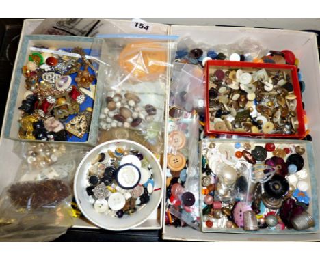 Large quantity of vintage buttons, shirt studs & cufflinks, some enamelled