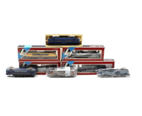 8 pieces Lima model train locomotives, among others. 208108L, 208175L and 208170L