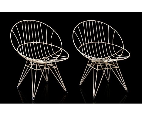 Cees Braakman (1917-1995)2 white lacquered wire steel chairs, design Cees Braakman for Pastoe, model 'Combex', Netherlands 19