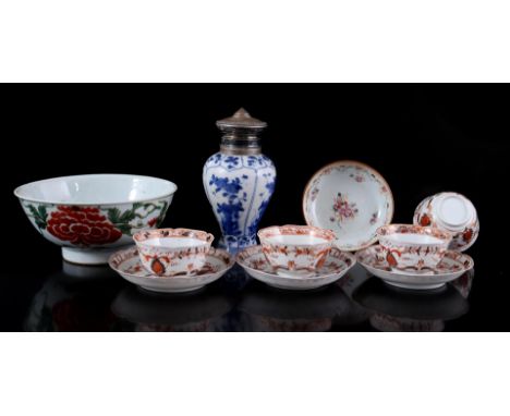 Porcelain tea caddy with metal frame and floral decor divided into cartouches, China 20th century, 16 cm high, porcelain bowl