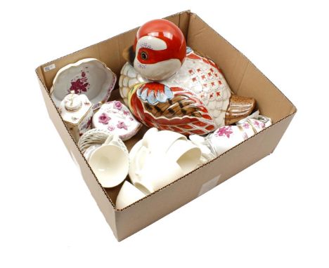 Box of various porcelain b.u. 5+ 6 porcelain Royal Sphinx cups and saucers, Herend Hungary porcelain with lid tray (glued), p