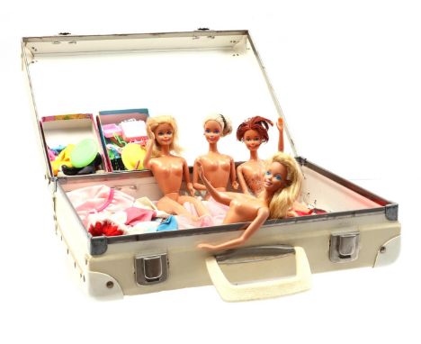 Suitcase with 4 Barbies, 1 times Mattel and 3 times Mattel Malaysia