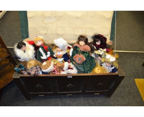 Collectors Dolls - bisque head dolls, Scater, Victorian school girl, Flemish national costume ; etc (28)