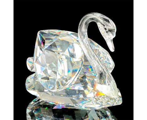 Part of the Beauties of The Lake theme group. Large dazzling lead crystal swan paddling gracefully through the serene waters.
