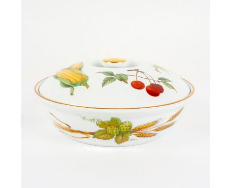White porcelain decorated with corn, pears, plums and cherries. Gilded accents. Royal Worcester backstamp. Dimensions: 8.5"Di