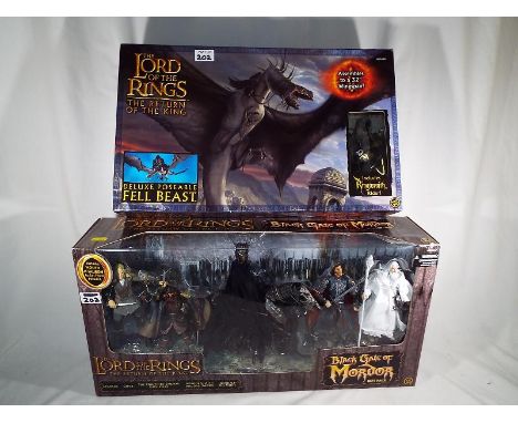 Lord of the Rings - a mint in box Lord of the Ring The Return of the Rings, Black Gate of Mordor and a deluxe poseable Fell B