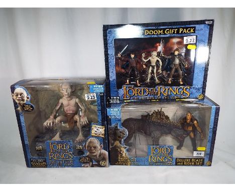 Lord of the Rings - a collection of Lord of the Rings mint in box figures to include The Return of the King, electronic talki