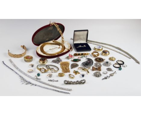 A large quantity of vintage and modern costume jewellery, to include dress rings, stud earrings, drop earrings, brooches, nec