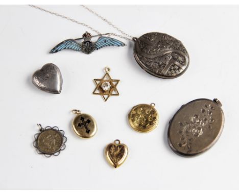 A selection of antique and vintage jewellery, to include a yellow 14ct gold paste set Star of David pendant, 22mm diameter, a