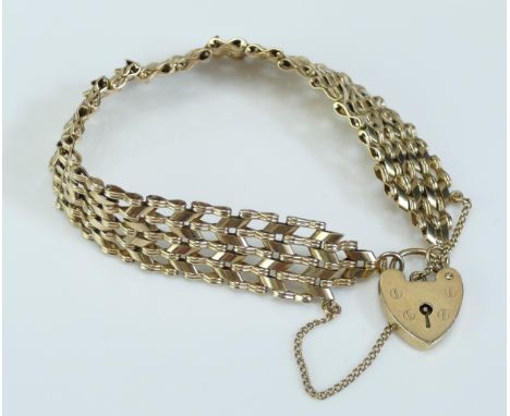 A 9ct Gold Gate Link Bracelet with 'padlock' clasp, 18.27g 