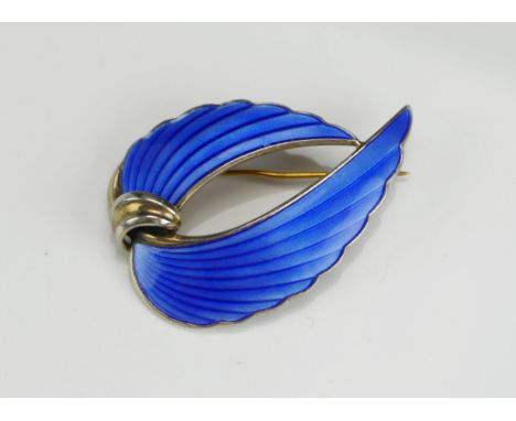 A Norwegian Albert Scharning Silver and Enamel Brooch, c. 41.5mm wide, 8.47g 