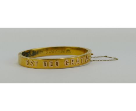 An Antique 15ct Gold "EST DEO GRATIA" Hinged Bangle, stamped 15CT, 11.69g 